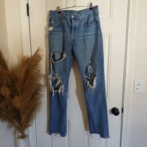 Baggy distressed Levis